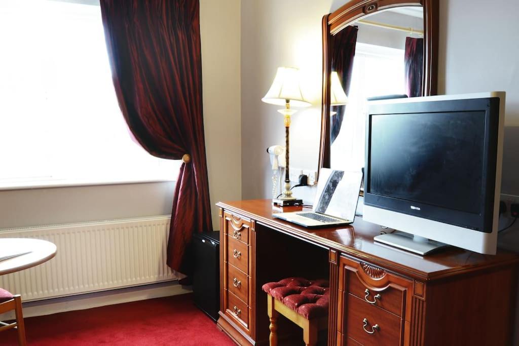Hotel Donegal Manor à Donegal Town Extérieur photo
