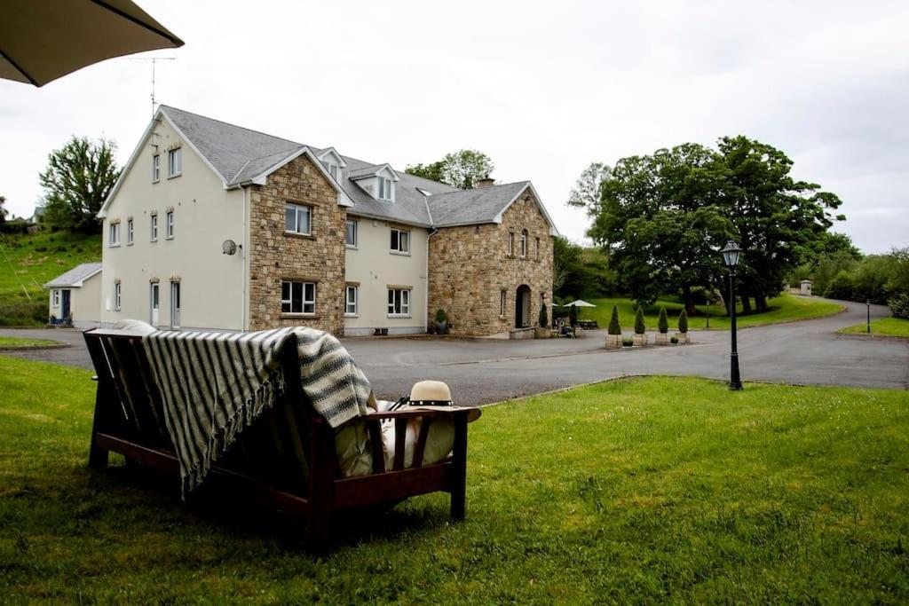 Hotel Donegal Manor à Donegal Town Extérieur photo
