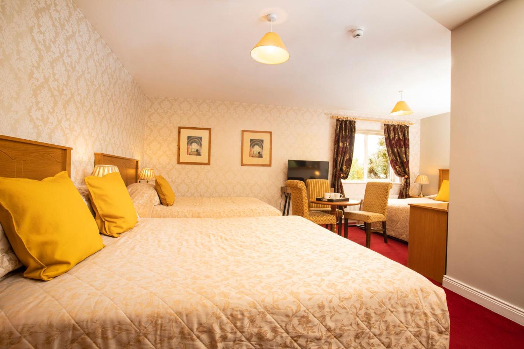Hotel Donegal Manor à Donegal Town Extérieur photo