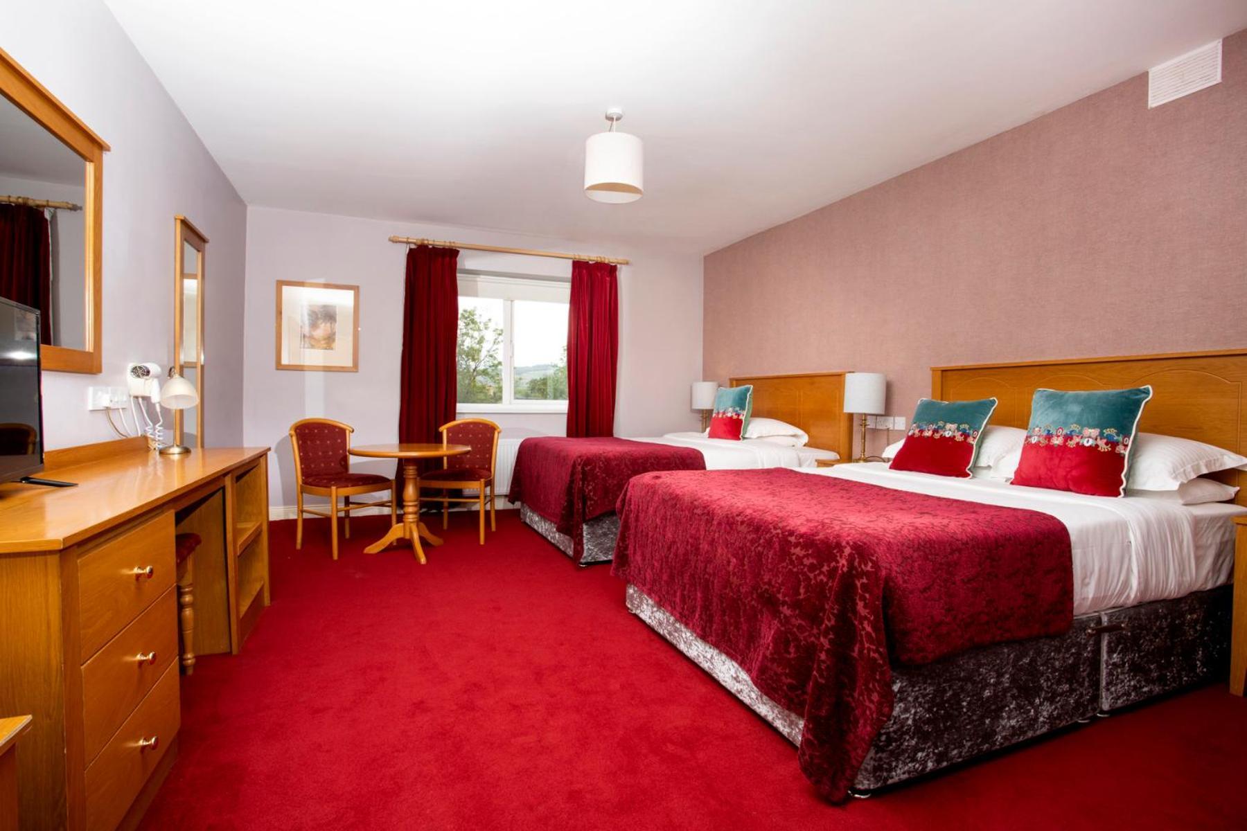 Hotel Donegal Manor à Donegal Town Extérieur photo