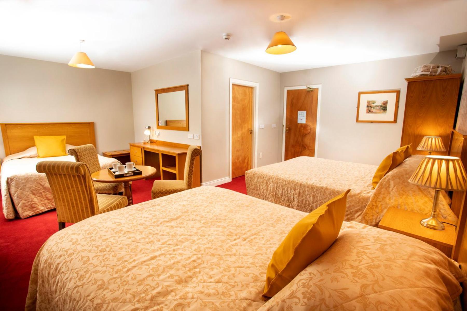 Hotel Donegal Manor à Donegal Town Extérieur photo