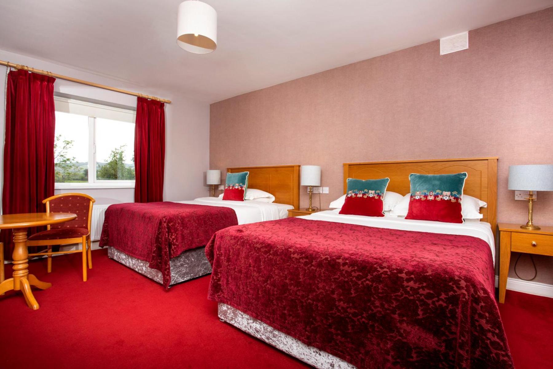 Hotel Donegal Manor à Donegal Town Extérieur photo