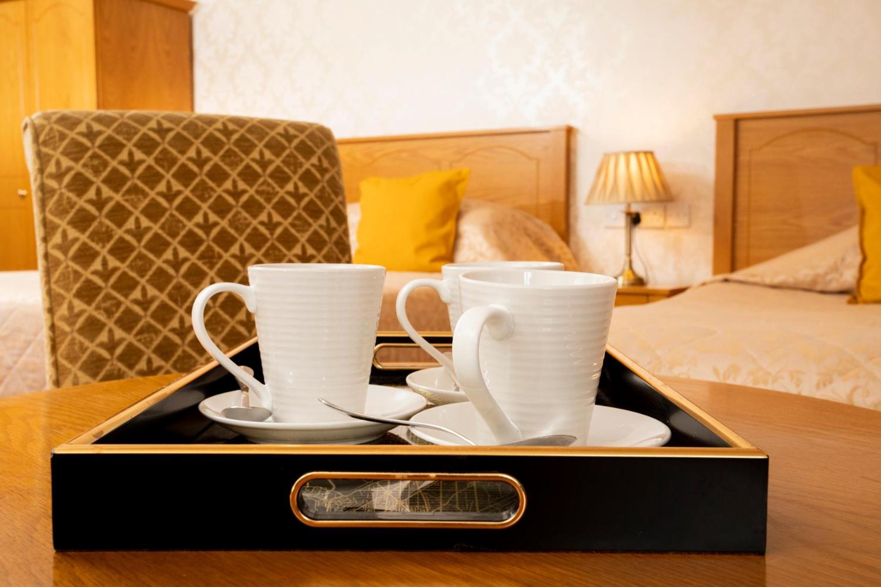 Hotel Donegal Manor à Donegal Town Extérieur photo